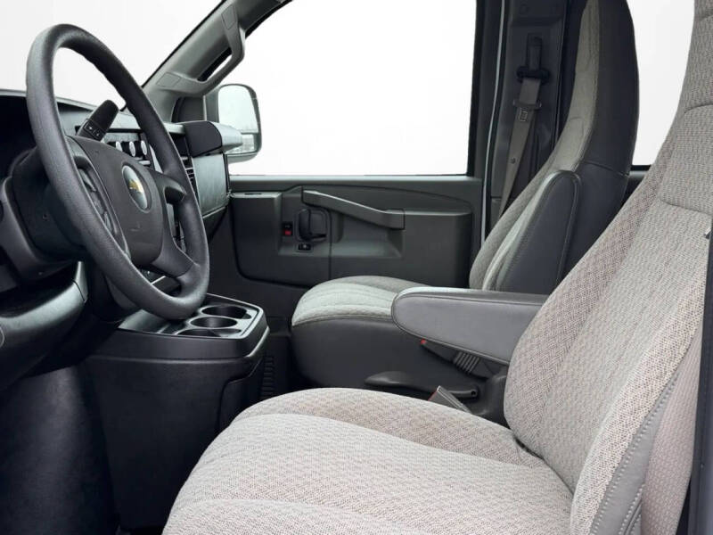 2023 Chevrolet Express LS 3500