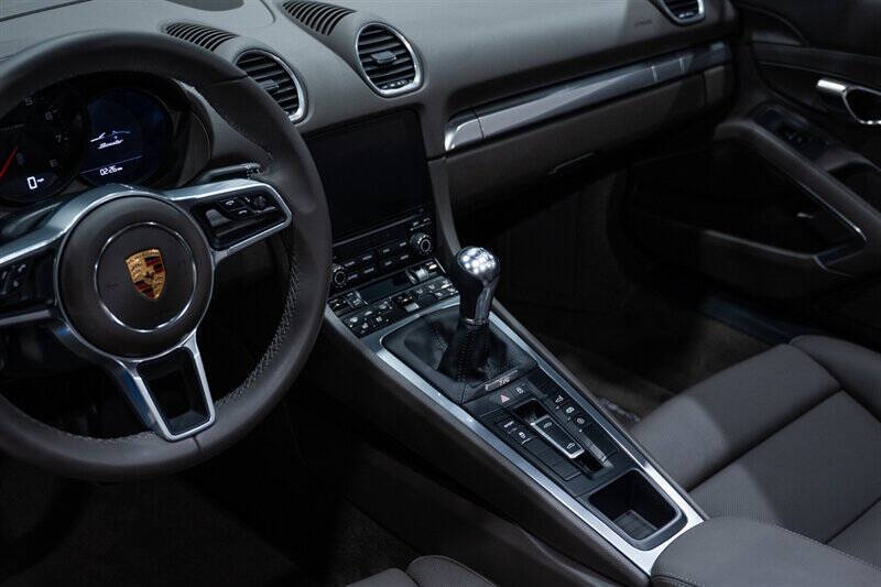 2022 Porsche 718 Boxster