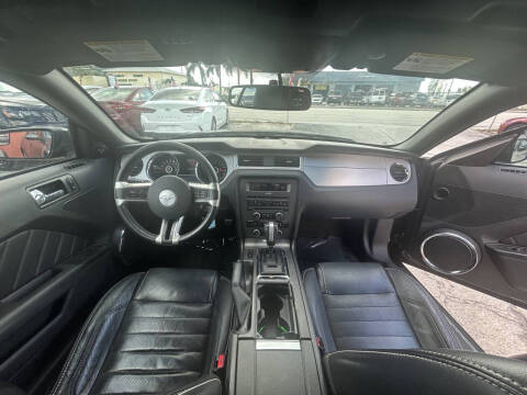 2014 Ford Mustang V6