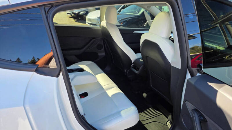 2025 Tesla Model Y Long Range