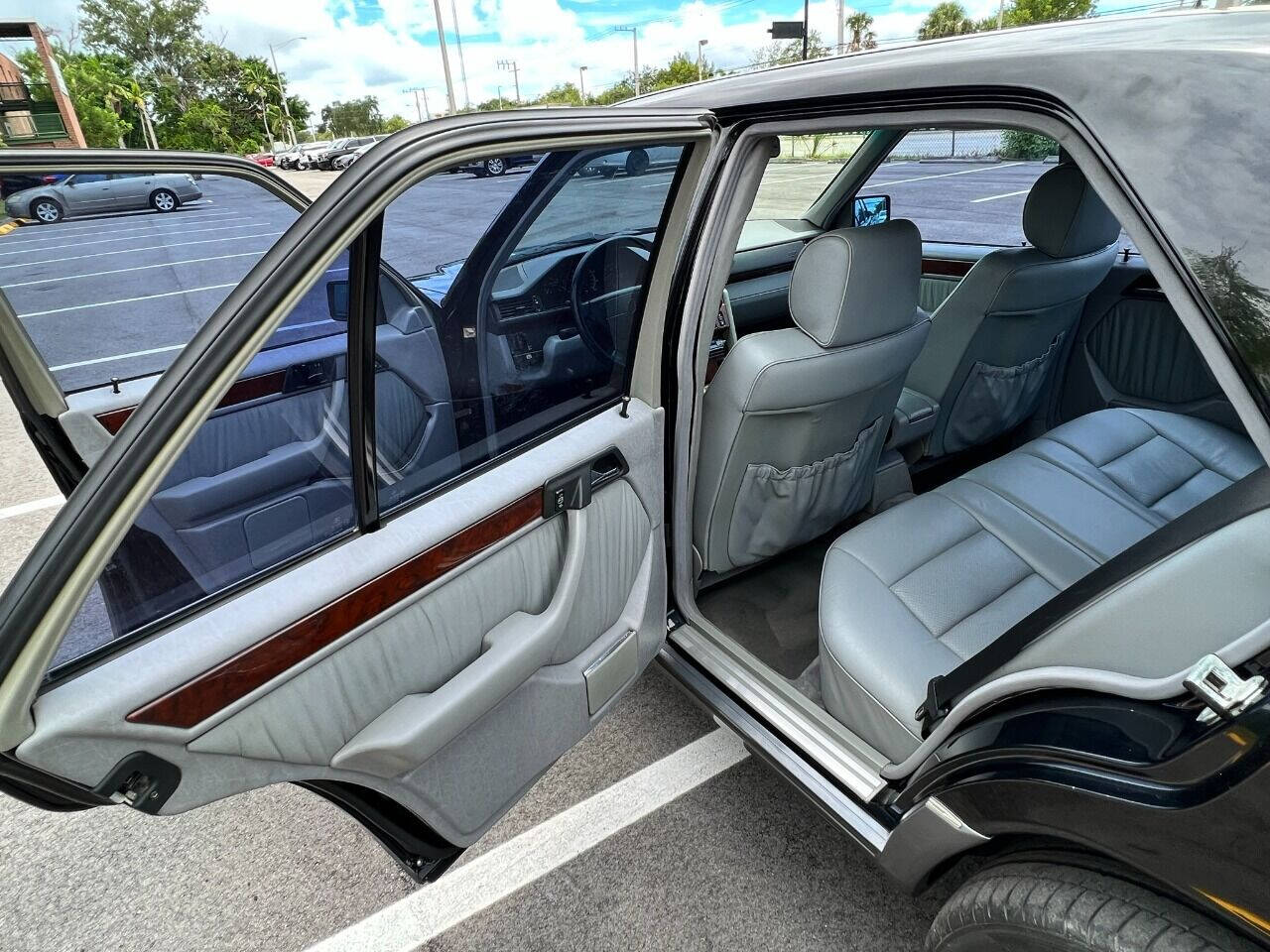 1994 Mercedes-Benz E-Class  - $12,900