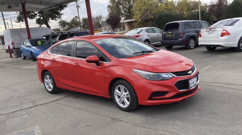 2017 Chevrolet Cruze LT photo 6