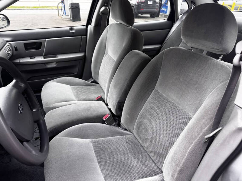 2006 Ford Taurus SE