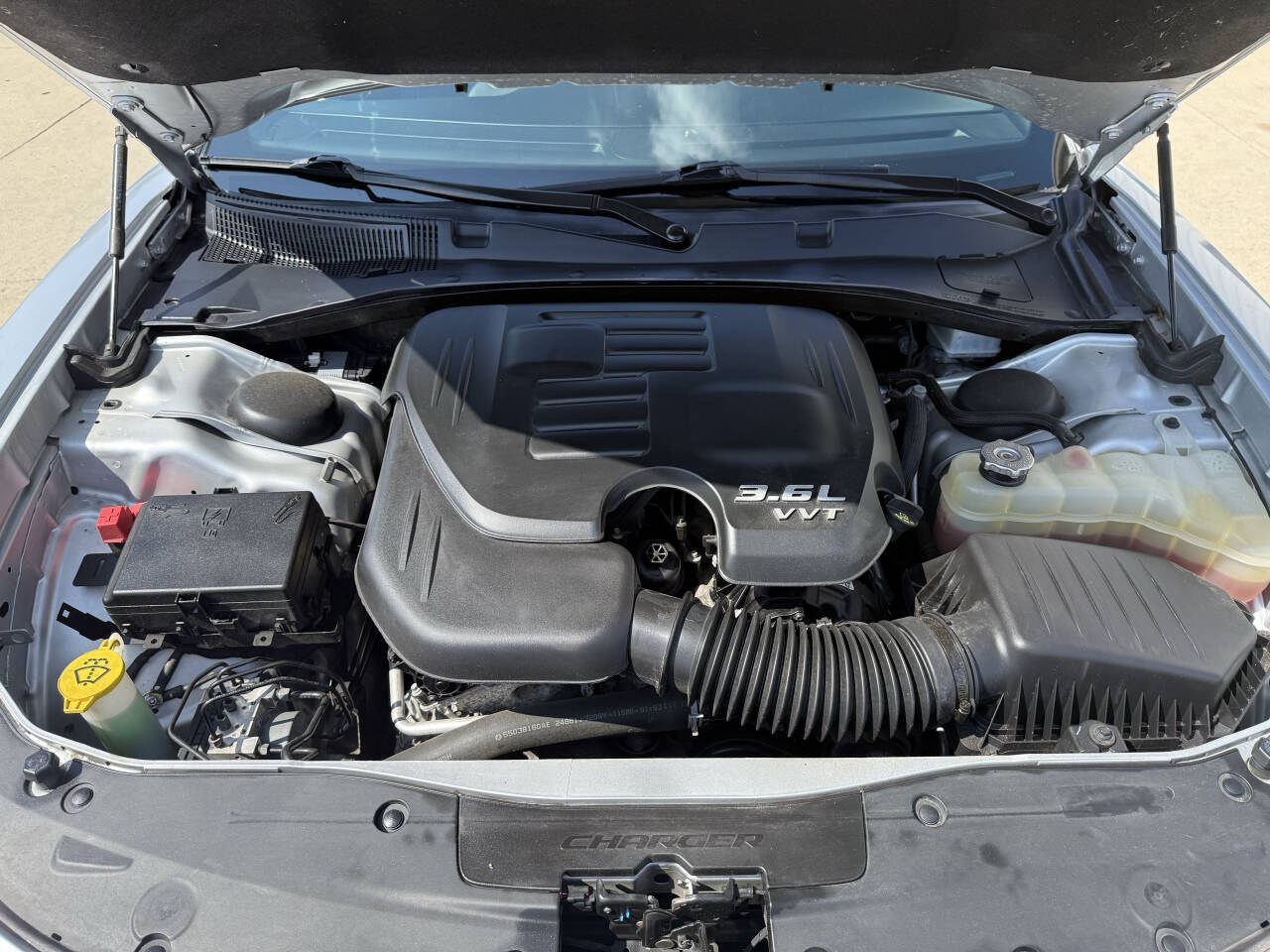 2020 Dodge Charger SXT AWD photo 8