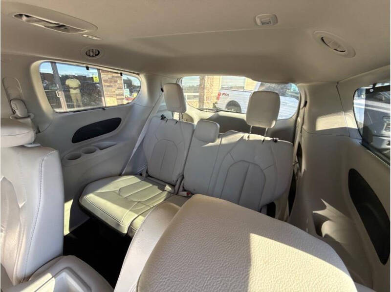 2021 Chrysler Pacifica Touring L