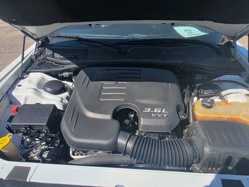 2016 Dodge Challenger SXT Plus