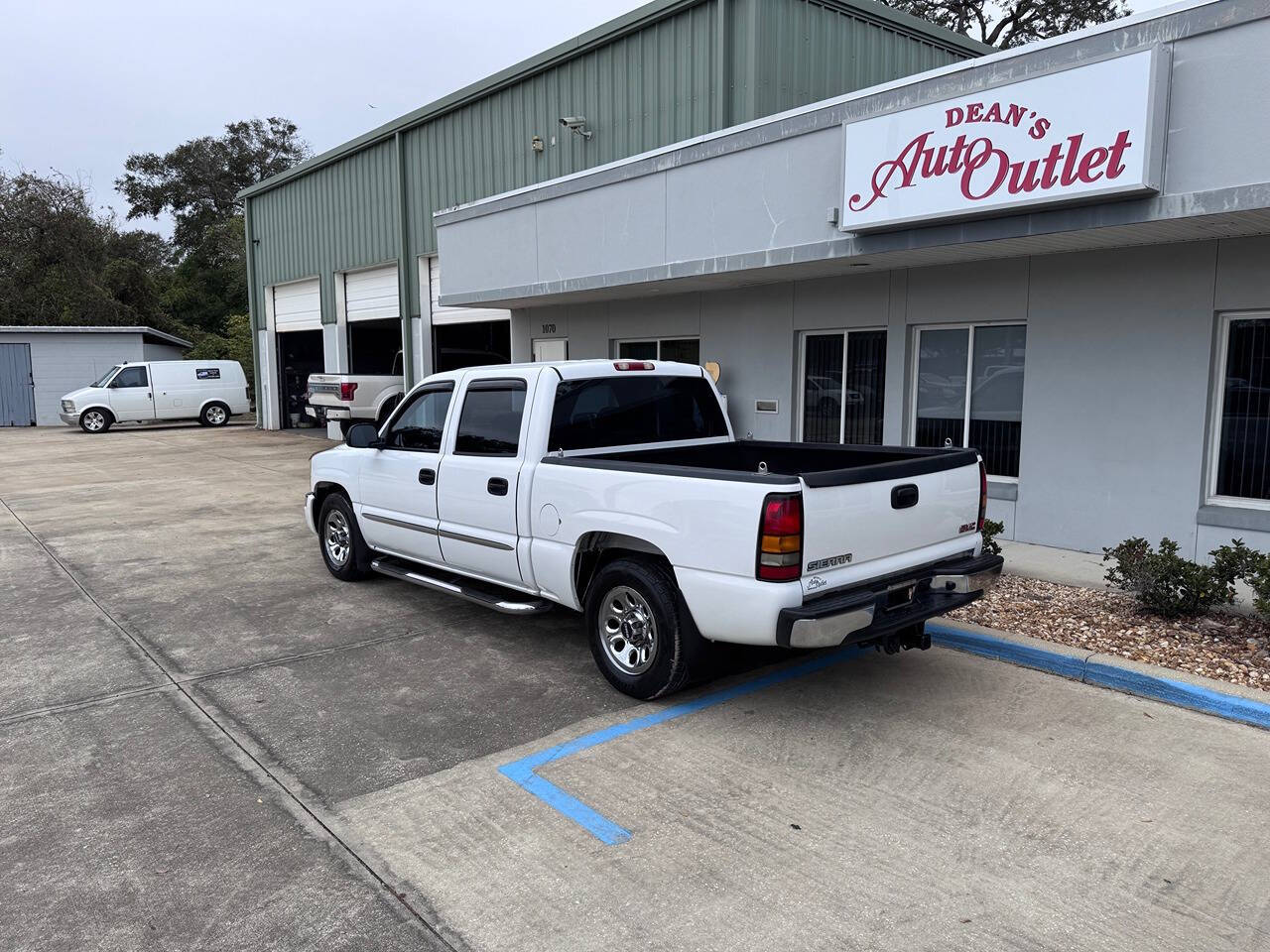 2006 GMC Sierra 1500 for sale at Deans Auto Outlet in Ormond Beach, FL