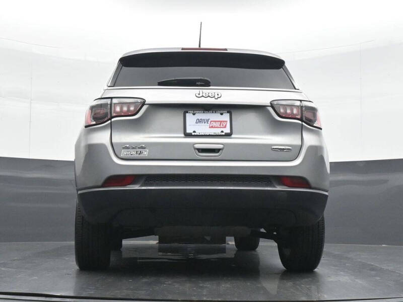 2022 Jeep Compass Latitude Lux