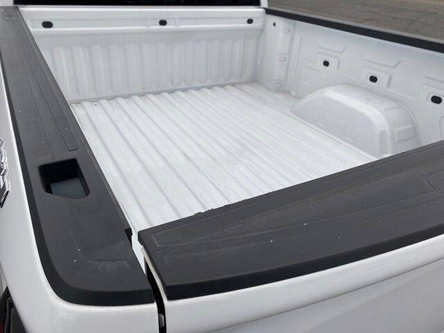 2024 GMC Sierra 1500 Elevation Standard