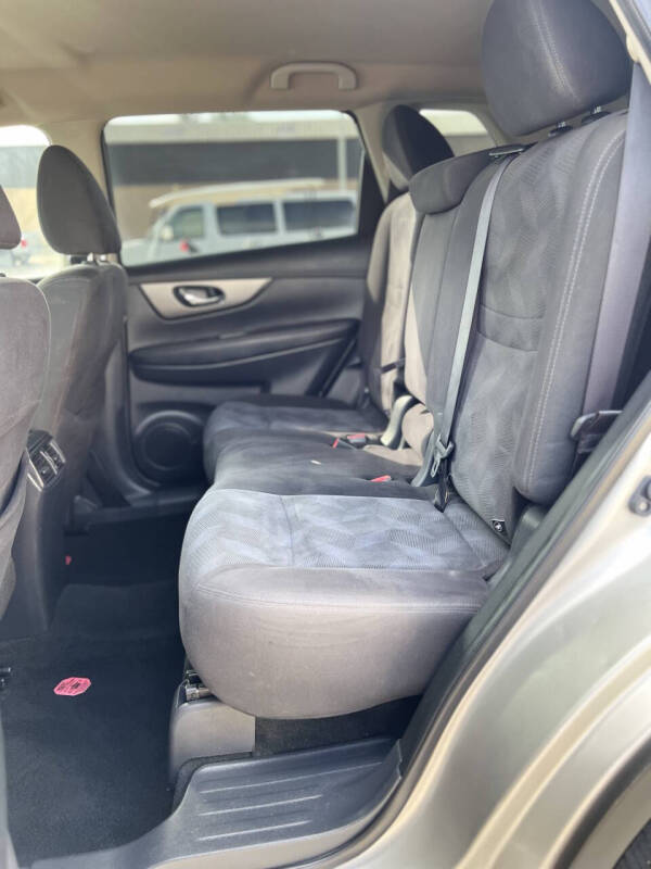 2016 Nissan Rogue SV