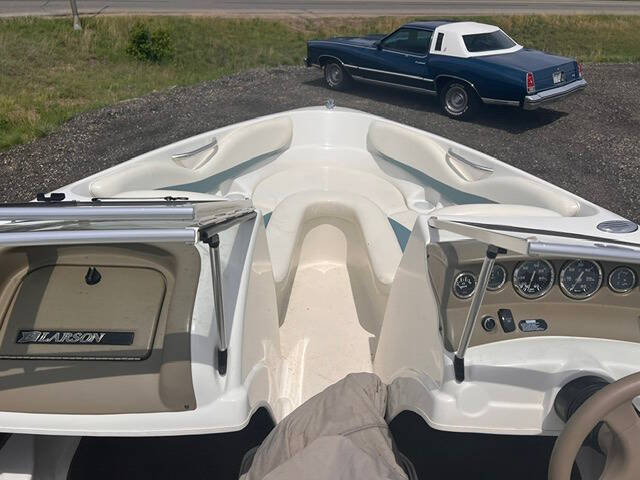 2003 Larson Boats 1850 Dual Console