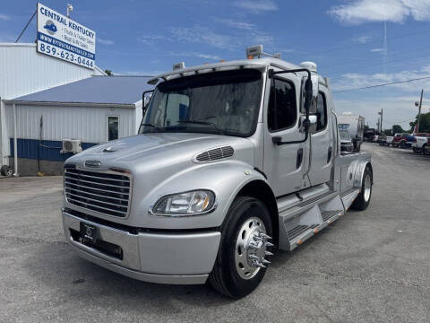 2005 Freightliner M2 106