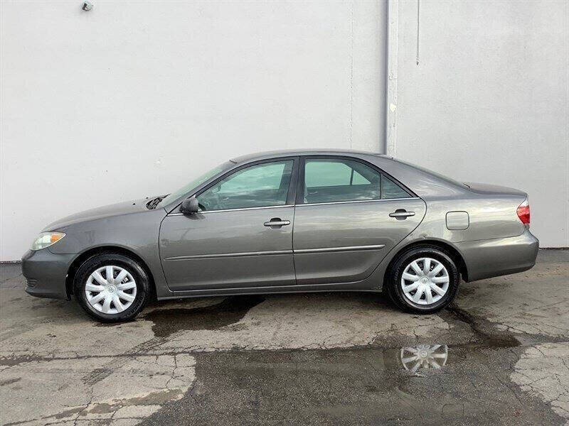 2005 Toyota Camry LE