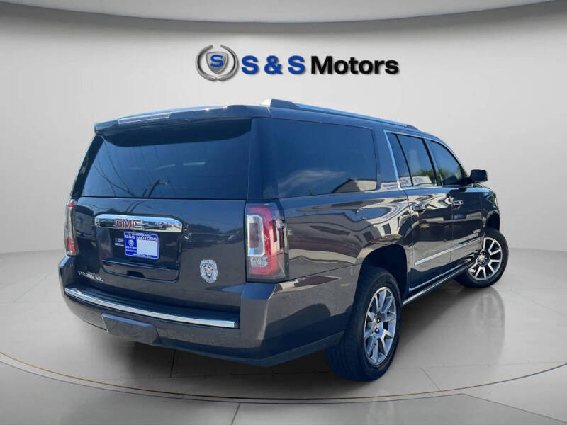 2017 GMC Yukon XL Denali
