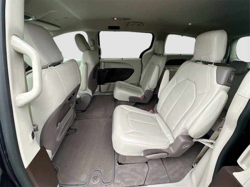 2021 Chrysler Pacifica Touring L