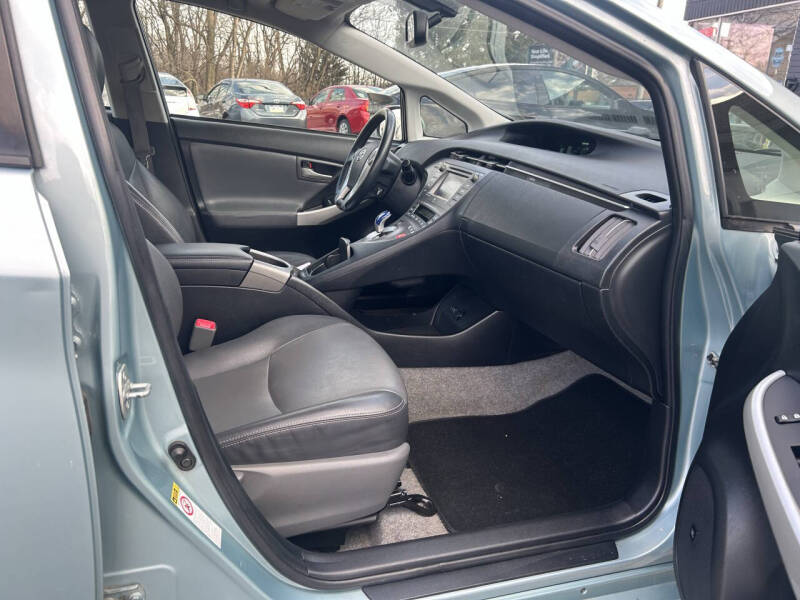 2013 Toyota Prius Three