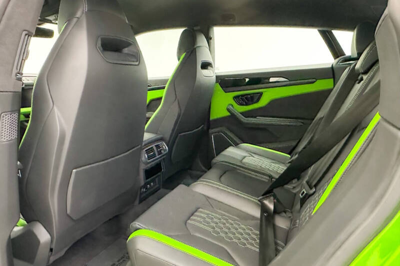 2025 Lamborghini Urus SE