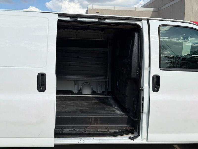 2025 Chevrolet Express 2500