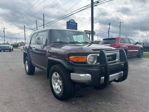 2007 Toyota FJ Cruiser for sale at Instant Auto Sales in Chillicothe OH