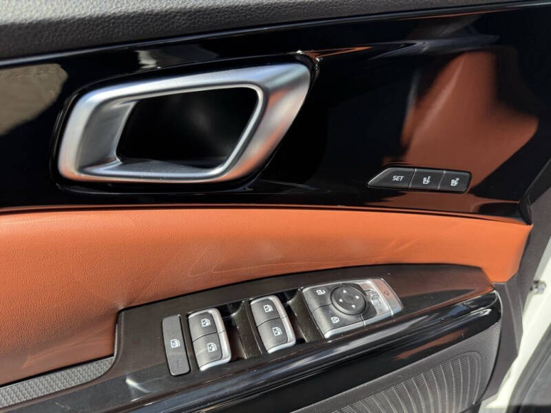 2022 Kia Carnival SX