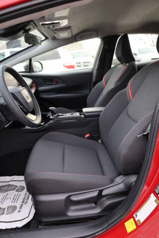 2025 Toyota Prius Plug-in Hybrid SE