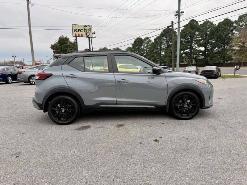 2021 Nissan Kicks SR