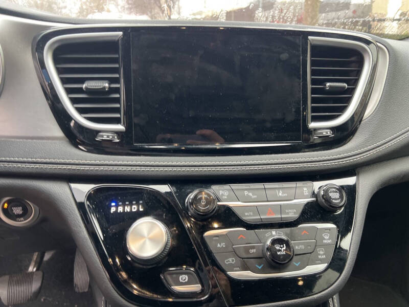 2022 Chrysler Pacifica Hybrid Limited