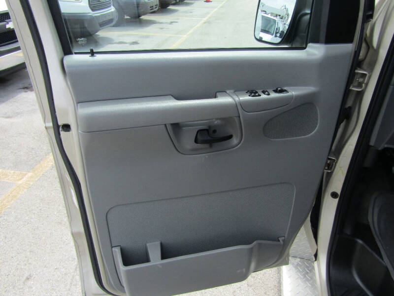 2008 Ford E-Series E-350 SD XLT