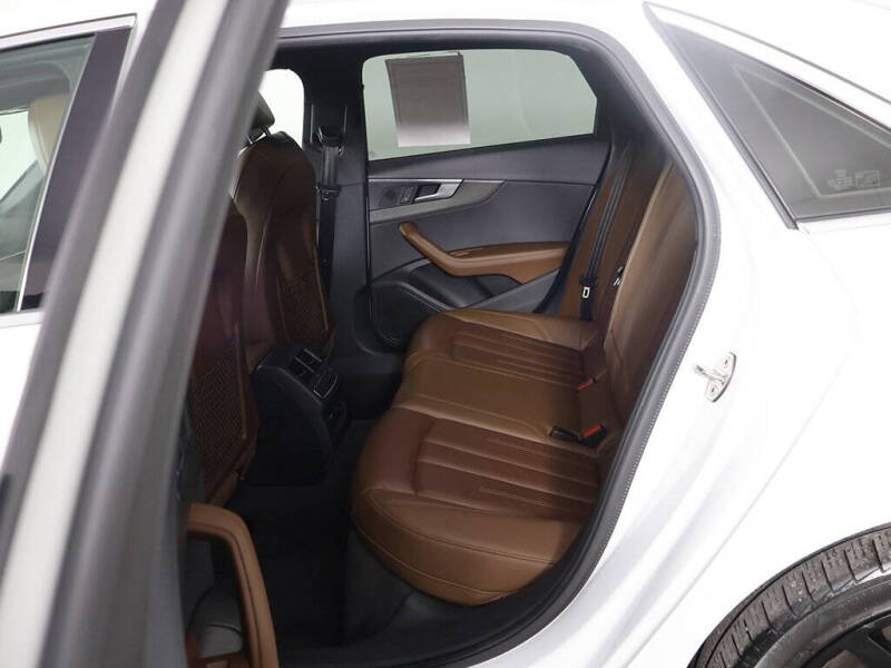 2019 Audi A4 quattro Premium Plus 45 TFSI