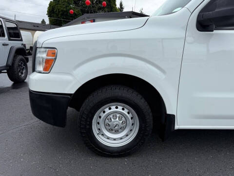 2013 Nissan NV 1500 SV