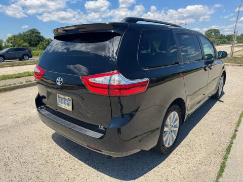 2015 Toyota Sienna LE 7-Passenger