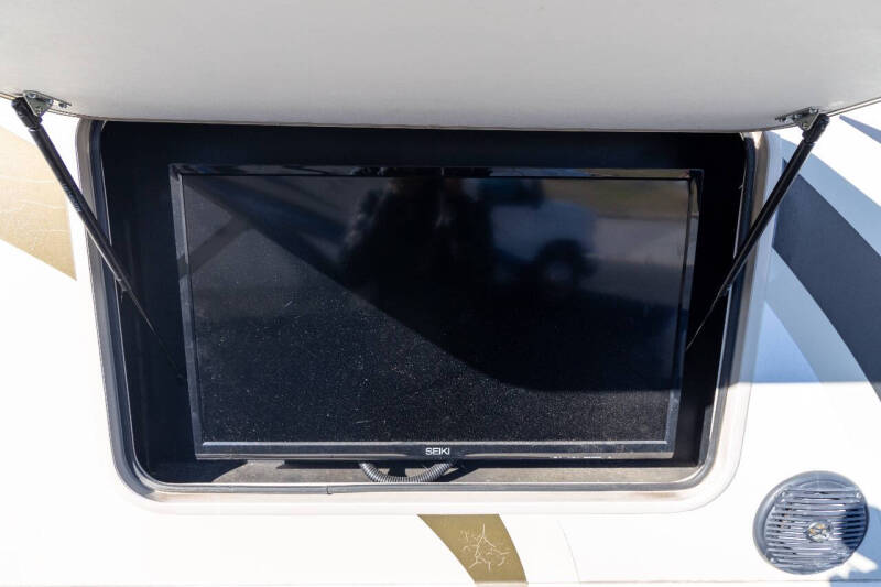 2017 Thor Motor Coach WINDSPORT 34F