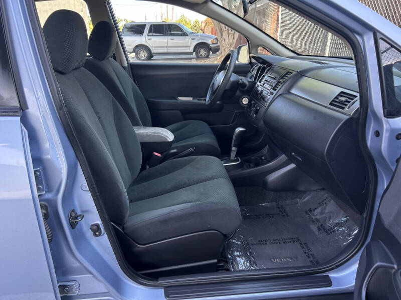2011 Nissan Versa 1.8 S