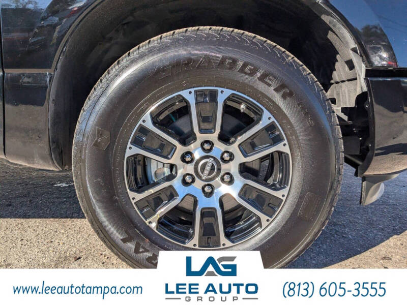 2023 Nissan Titan SV