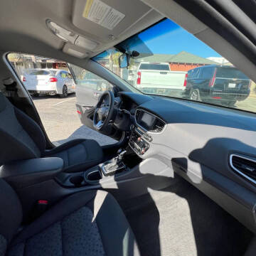 2017 Hyundai Ioniq Hybrid Blue