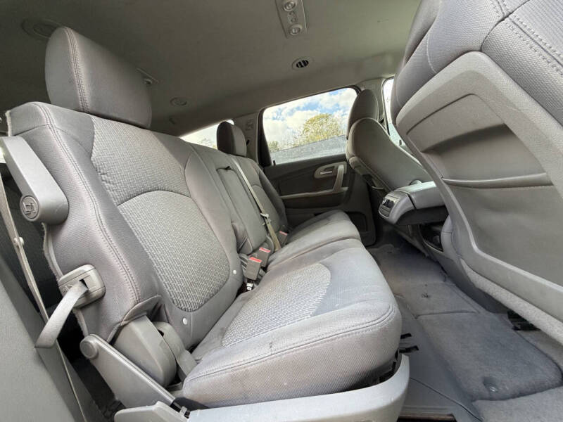 2011 Chevrolet Traverse LS