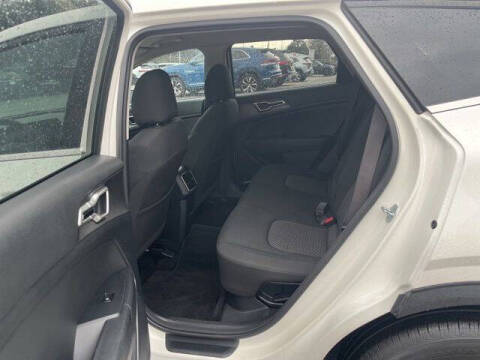 2023 Kia Sportage Hybrid LX