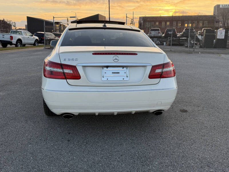 2013 Mercedes-Benz E-Class E350's photo