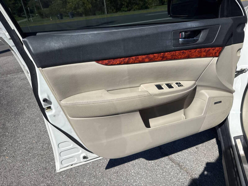 2010 Subaru Outback 2.5i Limited