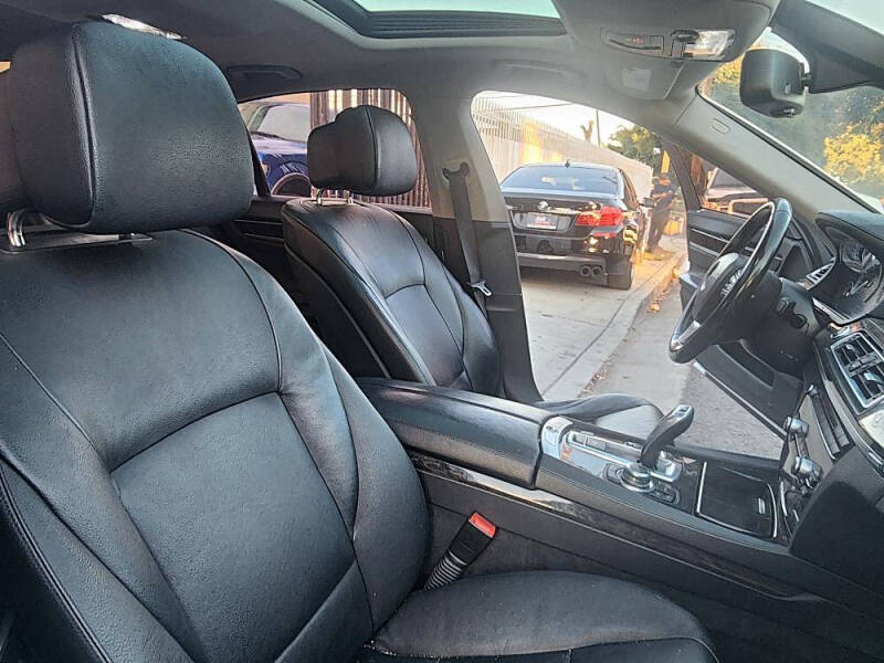 2012 BMW 7 Series 740i