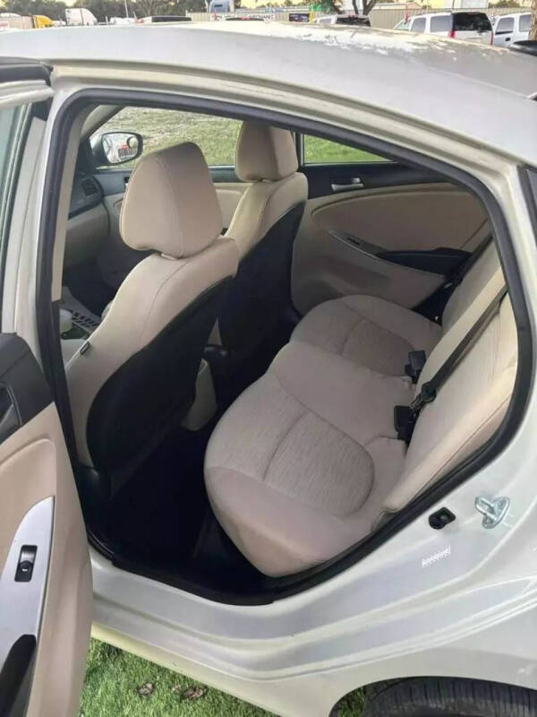 2016 Hyundai Accent SE