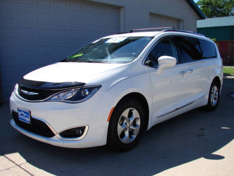 2017 Chrysler Pacifica Touring-L Plus