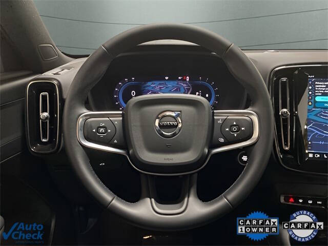 2025 Volvo XC40 B5 Core Bright Theme