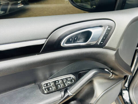 2018 Porsche Cayenne Platinum Edition