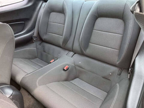 2015 Ford Mustang V6