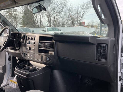 2025 Chevrolet Express 2500