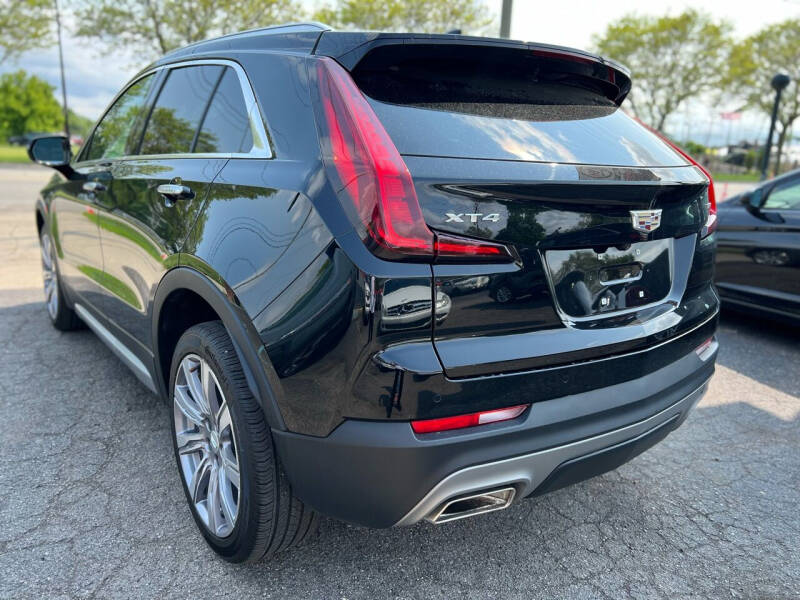 2021 Cadillac XT4 Premium Luxury