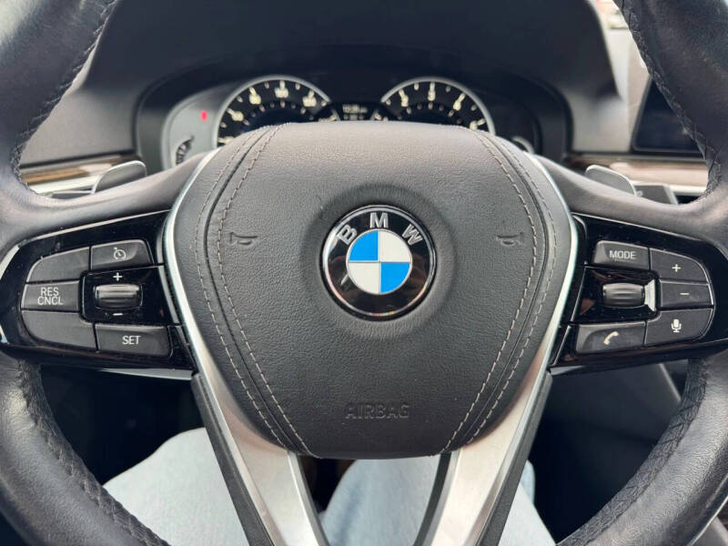 2019 BMW 5 Series 530i