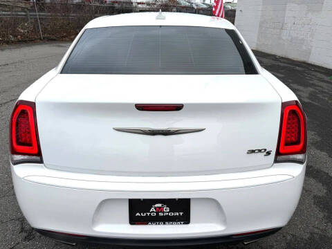 2019 Chrysler 300 S