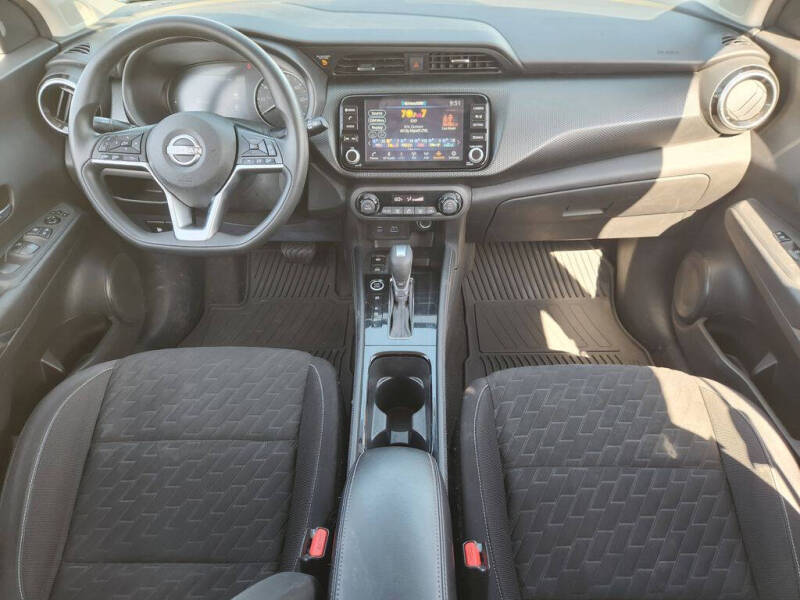 2022 Nissan Kicks SV
